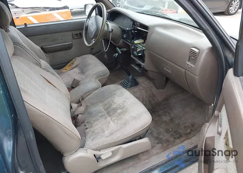 1997 Toyota Tacoma Base V6 из США, поврежденный, VIN 4TAVN52N2VZ279656